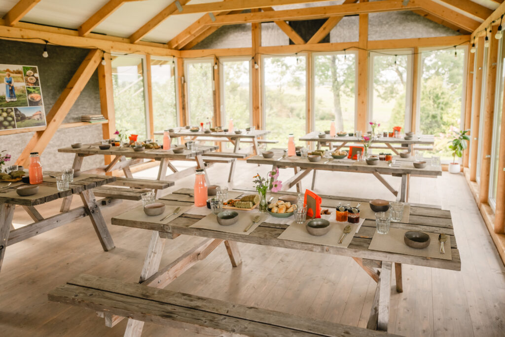 Terase_ grupu ēdināšana_Padegas_2026